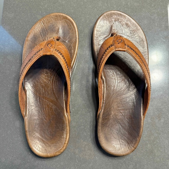 Olukai Hiapo Leather Flip Flops - Picture 1 of 2